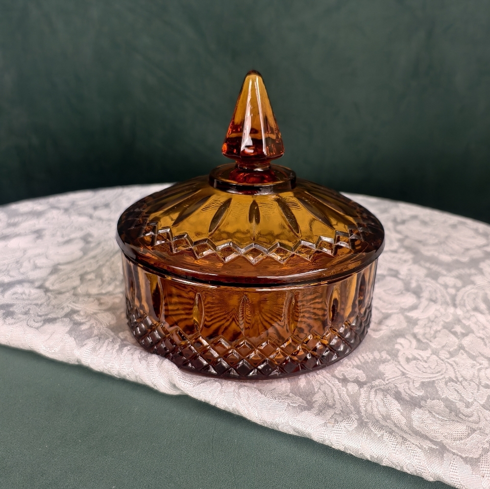 Vintage Amber Glass Princess Pattern Trinket Box Candy Dish with Lid